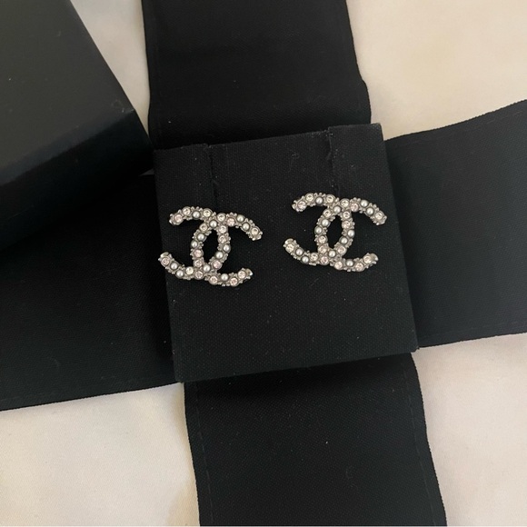 Authentic Chanel CC Logo Crystal Earrings Ruthenium Hardware - Picture 2 of 6